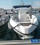 Tàu du lịch để bán
