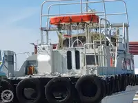 Tàu chở thủy thủ đoàn để bán