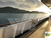 Tàu du lịch để bán