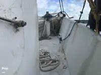 Tàu kéo lưới để bán