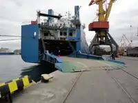 Tàu kéo để bán