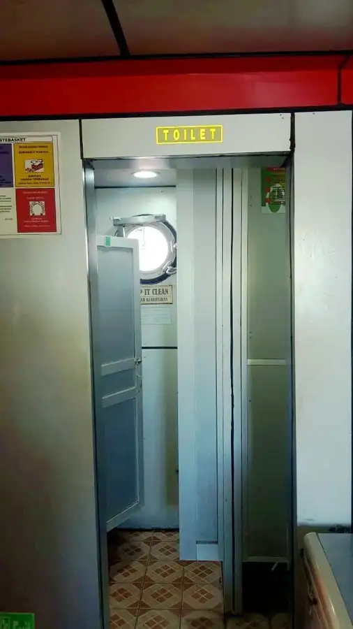 Tàu kéo để bán