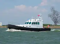 Tàu khảo sát rao bán