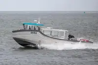 Tàu chở khách để bán