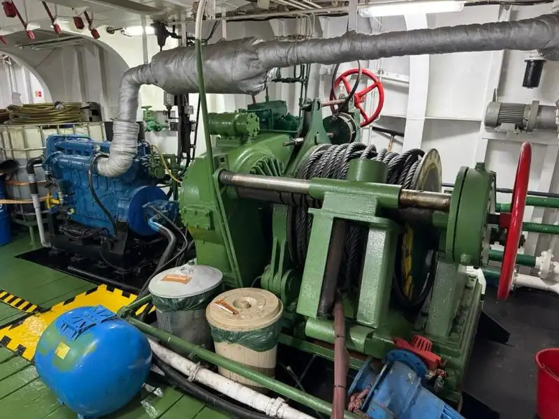 Tàu container để bán