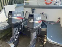 Tàu làm việc để bán