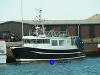 Tàu kéo lưới để bán