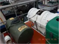 Tàu kéo lưới để bán