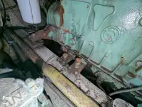 Tàu chở khách và hàng hóa để bán