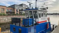Tàu container để bán