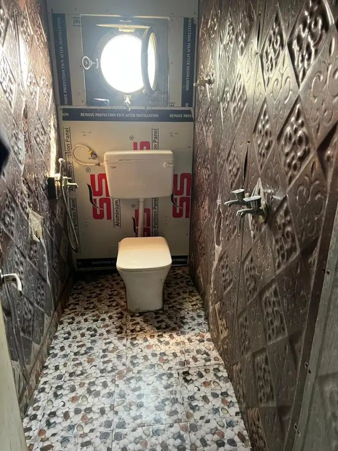 Tàu kéo để bán