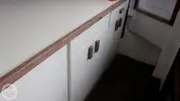 Tàu hỗ trợ lặn để bán