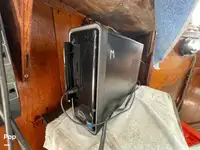 Tàu kéo lưới để bán