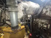 Tàu kéo lưới để bán
