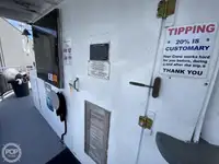 Tàu du lịch để bán