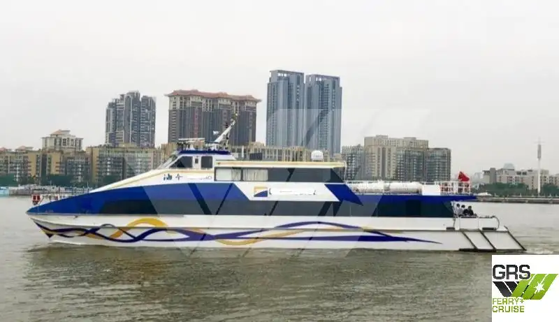 Tàu chở khách để bán