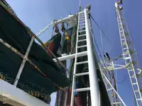 Tàu kéo lưới để bán