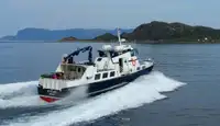 Tàu chở khách rao bán