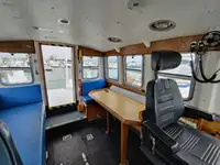 Tàu khảo sát để bán