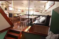 Khách sạn nổi để bán