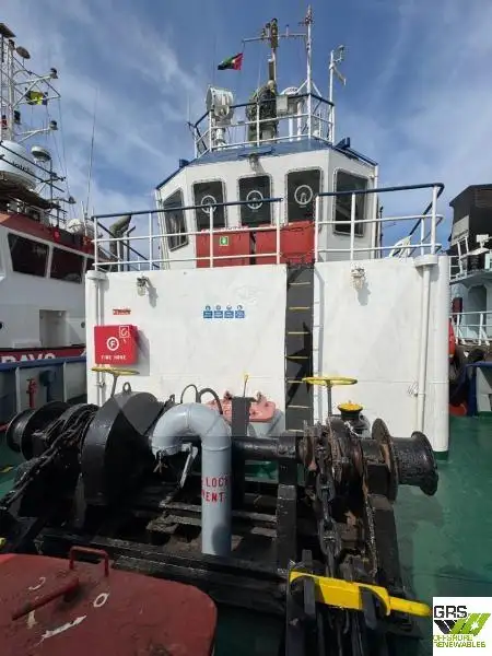 Tàu kéo để bán