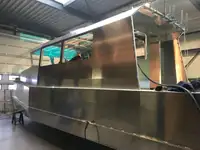 Tàu cứu hộ để bán