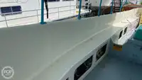 Tàu du lịch để bán
