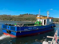 Thuyền làm việc rao bán