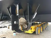 Tàu làm việc để bán