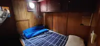 Tàu kéo để bán