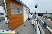 Tàu làm việc để bán