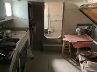 Tàu làm việc để bán