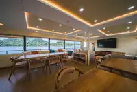 Tàu khảo sát để bán