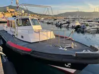 Tàu dẫn đường để bán