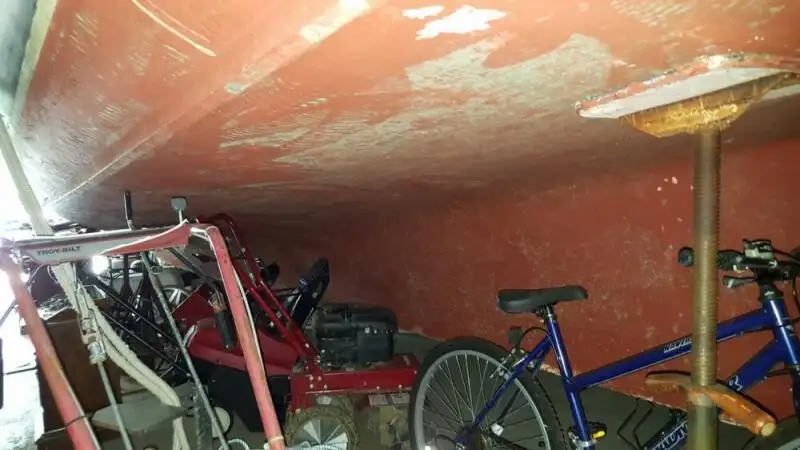 Tàu kéo lưới để bán
