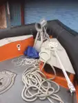 Tàu chở thủy thủ đoàn để bán