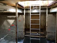 Tàu kéo lưới để bán