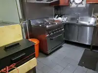 Tàu kéo để bán