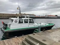 Tàu dẫn đường để bán