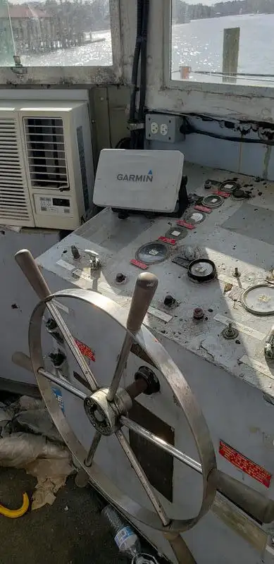 Tàu kéo để bán