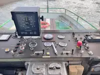 Tàu du lịch để bán