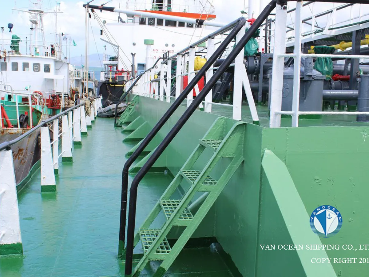 Tàu chở dầu/hóa chất để bán
