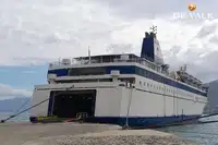 Tàu phà để bán