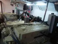 Tàu chở thủy thủ đoàn để bán