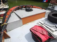 Tàu kéo để bán