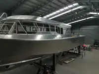 Tàu làm việc để bán