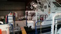 Tàu chở thủy thủ đoàn để bán