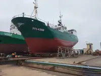Tàu kéo lưới để bán