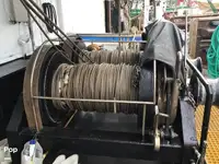 Tàu kéo lưới để bán