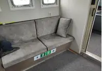 Tàu làm việc để bán